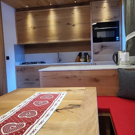 Schlossar Haus 아파트 *