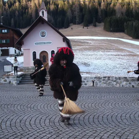 Schlossar Haus * 사파다