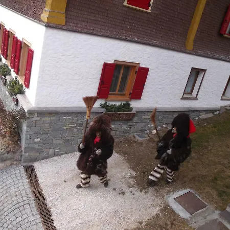 Schlossar Haus 아파트